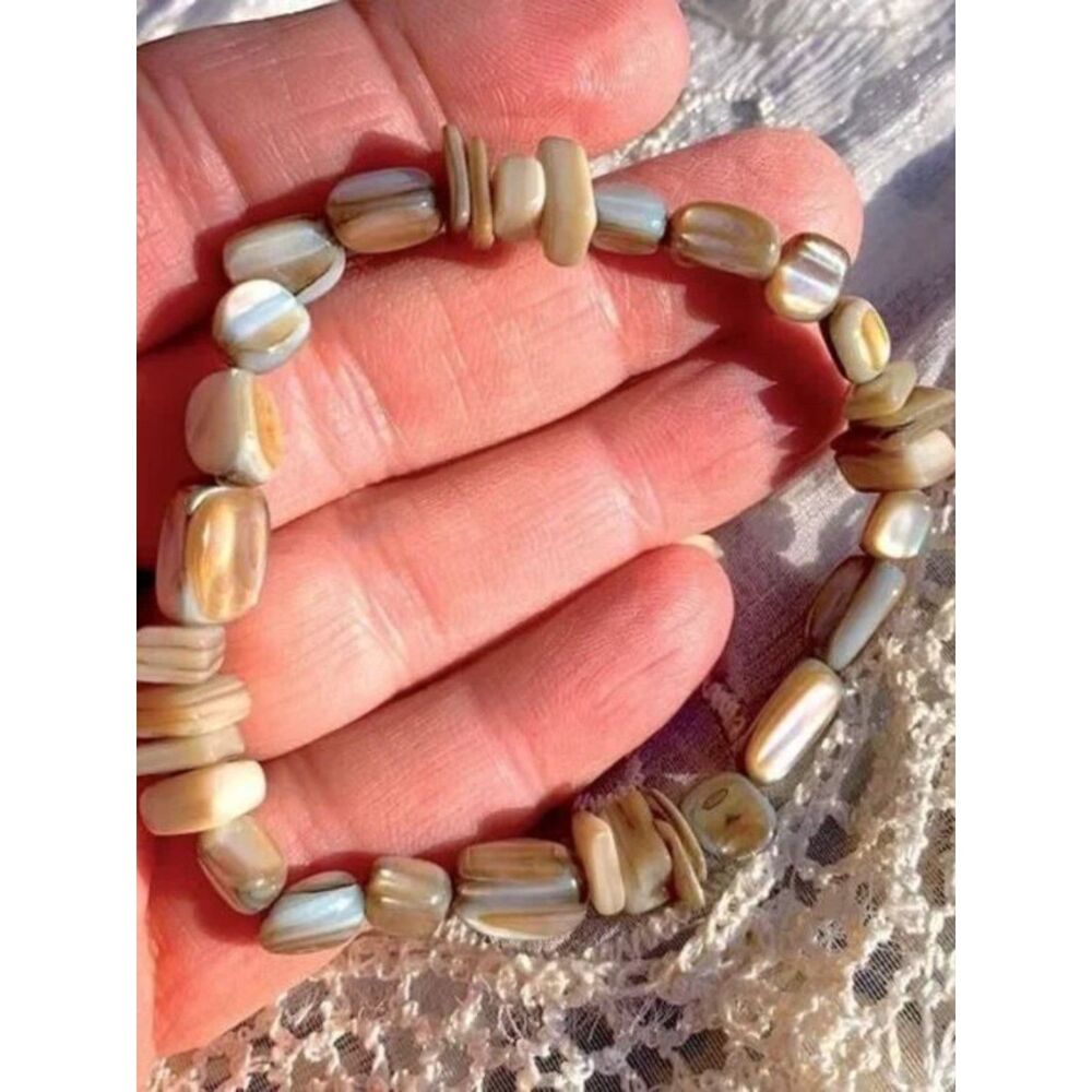 Natural Mother Of Pearl Shell Stretch Bracelet